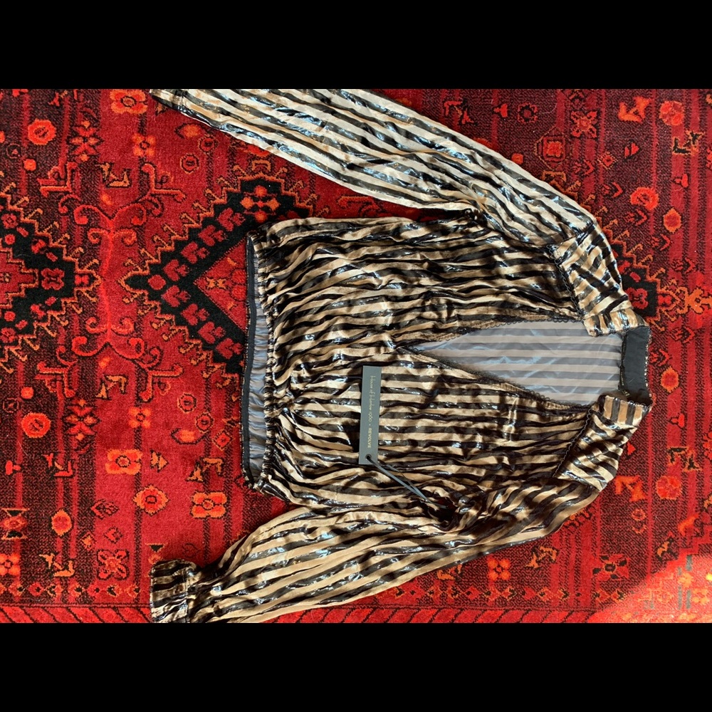 Brand new House of Harlow/Revolve blouse. NWT.